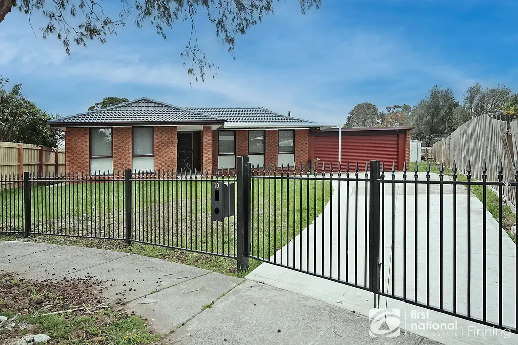 Beautifully Renovated Family Home in a Quiet Court Location