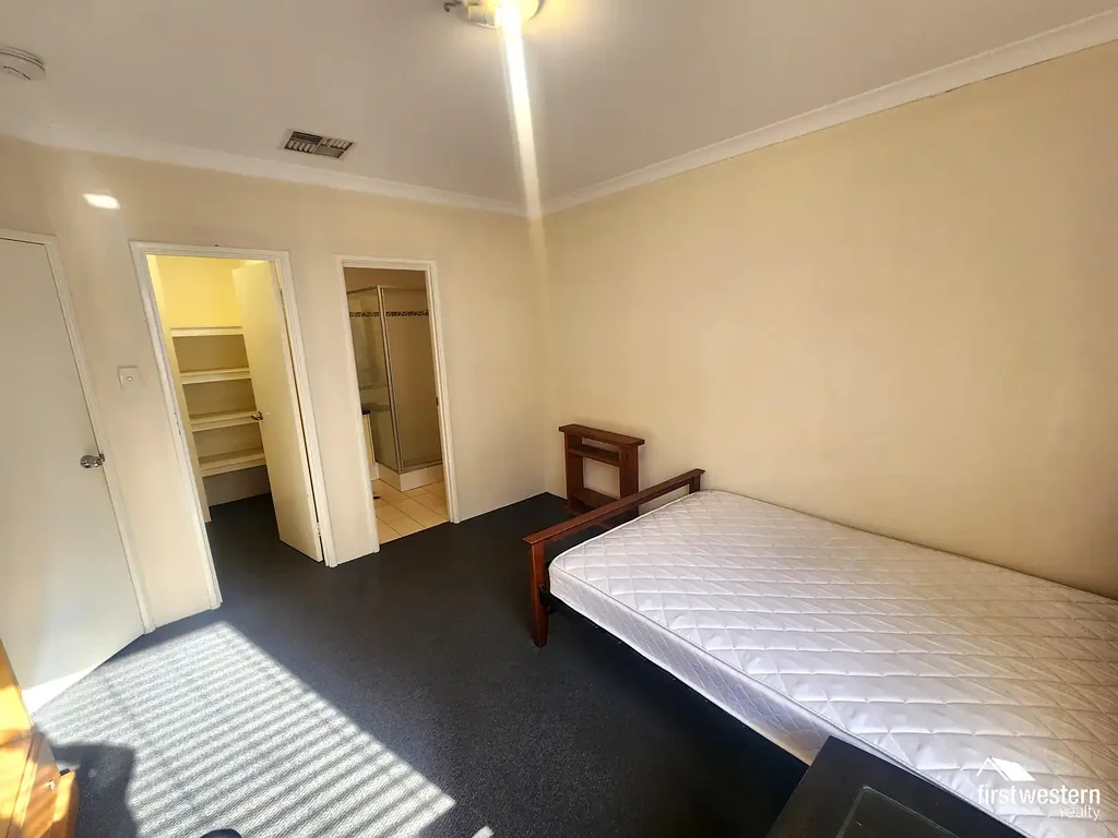 SHARED PROPERTY IDEAL FOR STUDENTS!