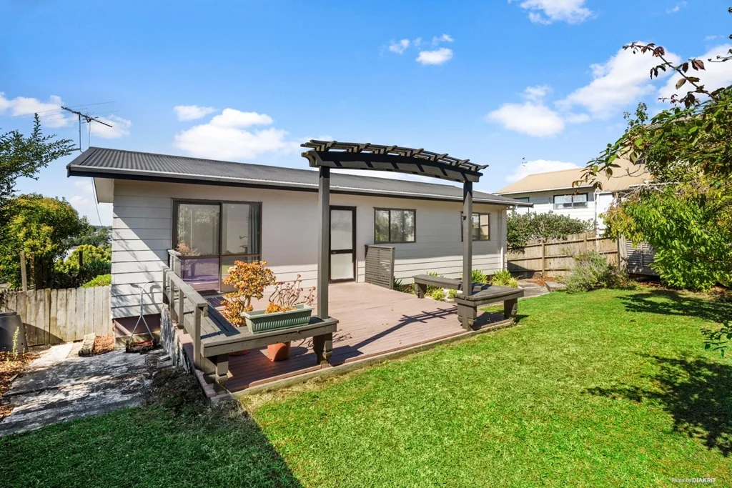 Totara Vale, 3bedroom