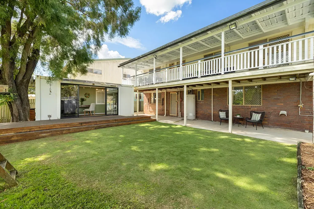 Tingalpa 3房 宽敞812平地块 3卧2卫 3车位 采光充足 舒适起居 户外空间大 位置便捷 家园首选 Endless Potential on 812m² in the Heart of Tingalpa