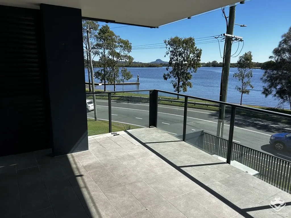 WATERFRONT LIVING IN THE HEART OF MAROOCHYDORE!