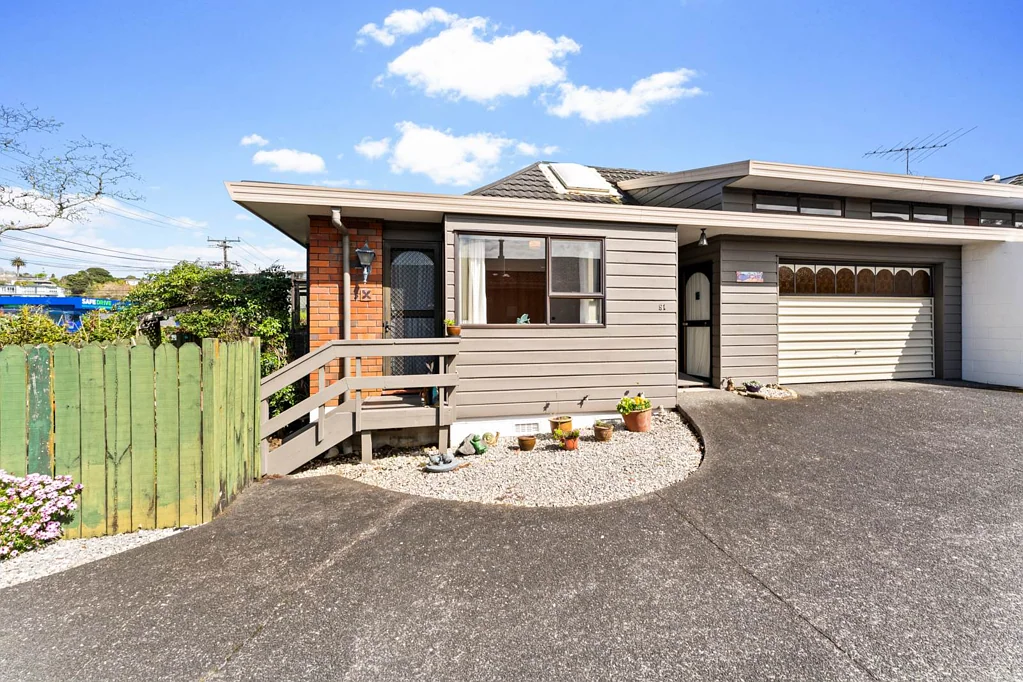 Browns Bay 2Kwarto Solid, Spacious, Single-Level - Superb!