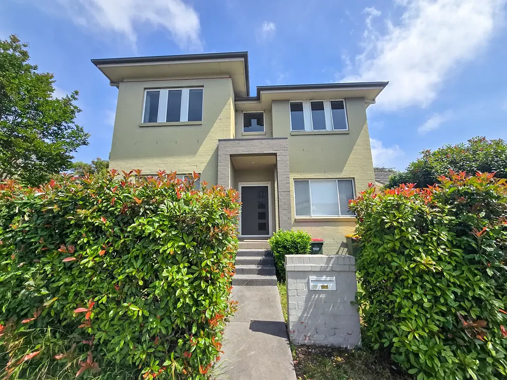 Stylish & Spacious Family Home in a Prime Campbelltown Location!
