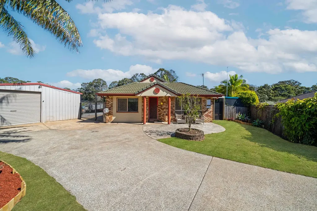 Ormiston 4房 Ormiston 黄金地段的宽敞家庭生活 Spacious Family Living in a Prime Ormiston Location