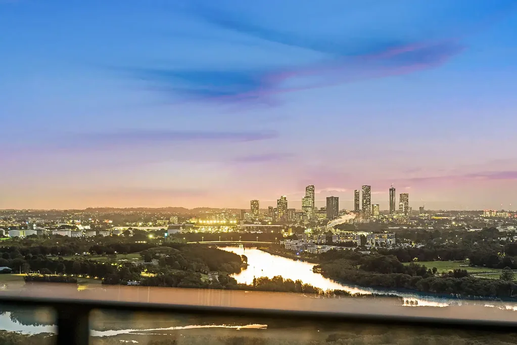 Wentworth Point 3房 270度壮丽水景 222㎡阔绰空间 高端电器配置 环绕式阳台 礼宾服务 健身房泳池 Unparalleled Panoramic Views / 222sqm Total Including 72sqm Outdoor Space / Endless Opportunity