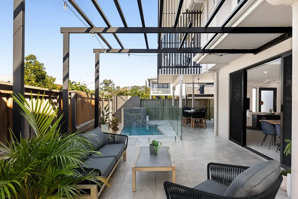 Maroochydore 4 Slaapkamer Light, Luxury and a Layout That Makes Sense