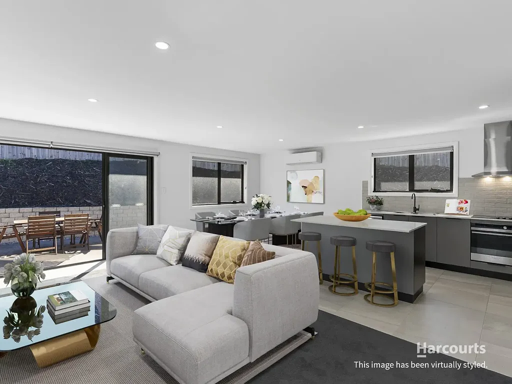 2/30 Mahoney Drive, Claremont, TAS 7011