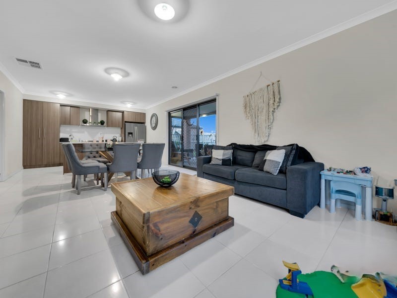 74 FIORELLI BVD, CRANBOURNE EAST VIC 3977, 0房, 0浴, House