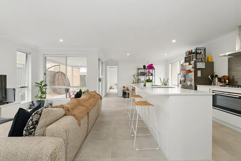 38 Bonfire Chase, Eglinton, WA 6034
