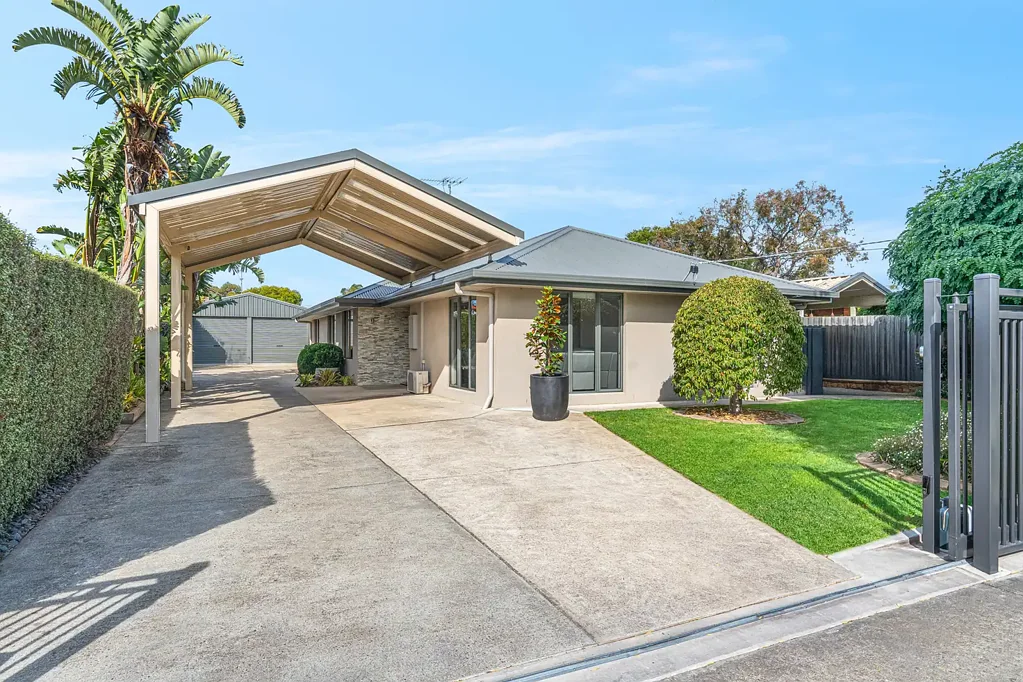 19 Oberon Drive, Belmont, VIC 3216