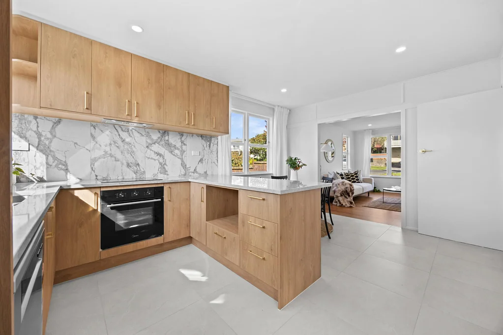 Pakuranga Heights 3Kwarto Premium Finishes with Motivated Sellers