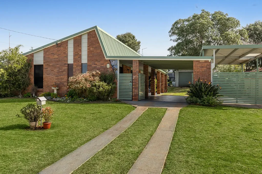 59 Noll Street, Kearneys Spring, QLD 4350