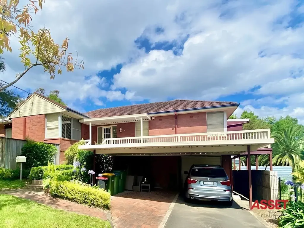 Gordon 4房  Premier Gordon Living – Next to Darnley Oval with Express Station Transport