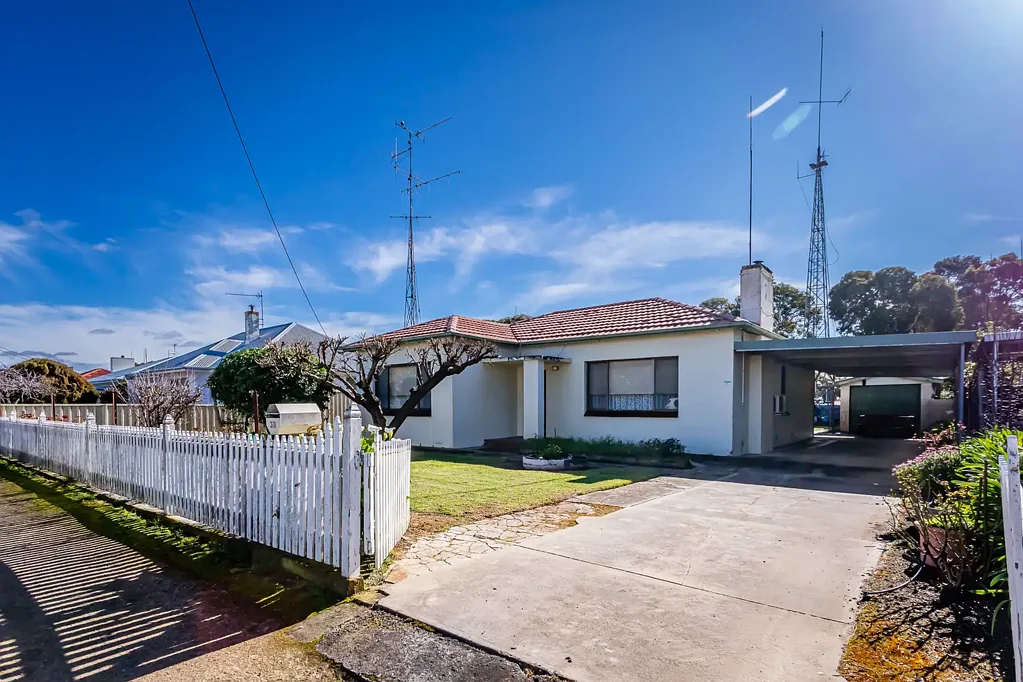Penola 3ਬੈੱਡਰੂਮ Solid Stone Charm in Popular Cameron St