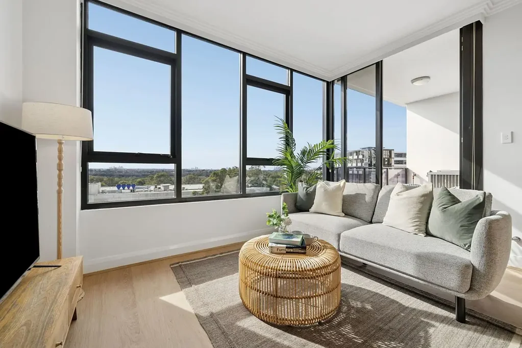 Sydney Olympic Park 1 Bedroom CONVENIENCE AND LOCATION WITH UNINTERRUPTED CITY SKYLINE VIEWS!