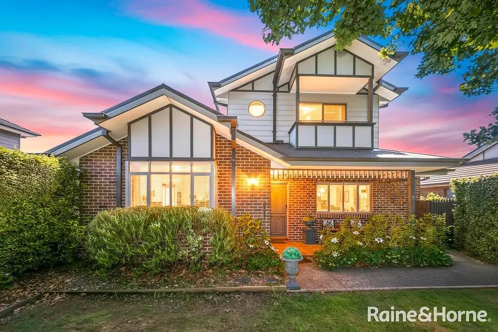 2/8A Howey Street, Gisborne, VIC 3437