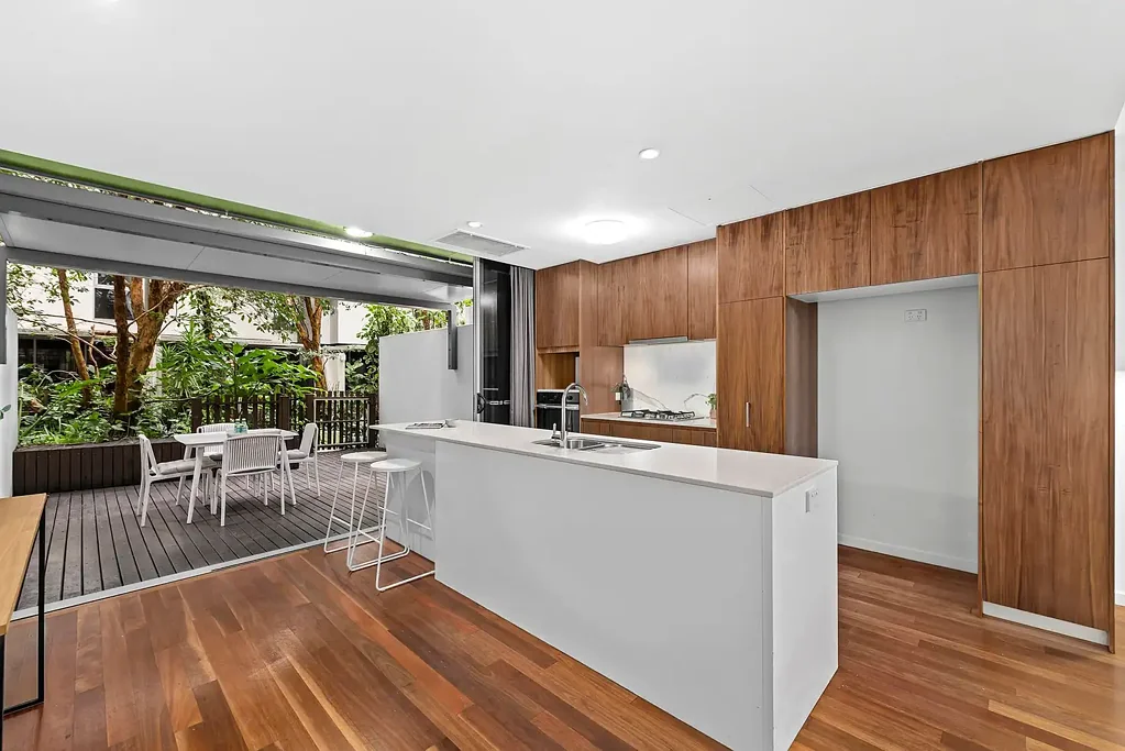 South Brisbane 3 Bedroom House Alternative in South Brisbane