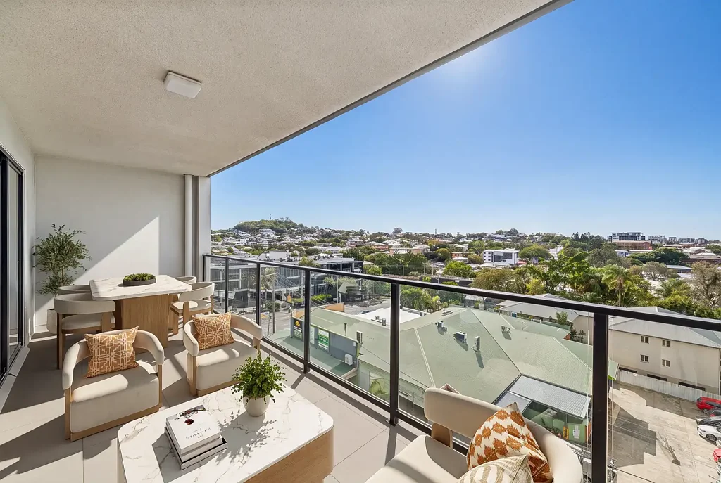 Windsor 2બેડરૂમ Elevated Living with Sweeping Suburban Views
