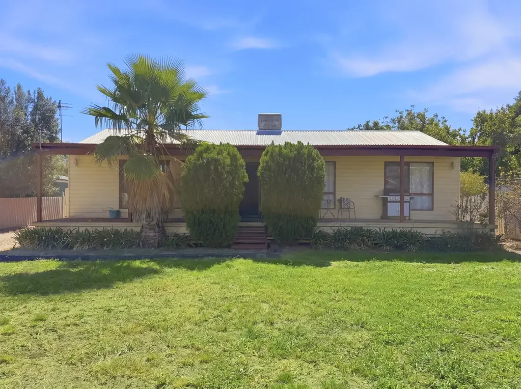11 Bohenia Crescent, Moree, NSW 2400