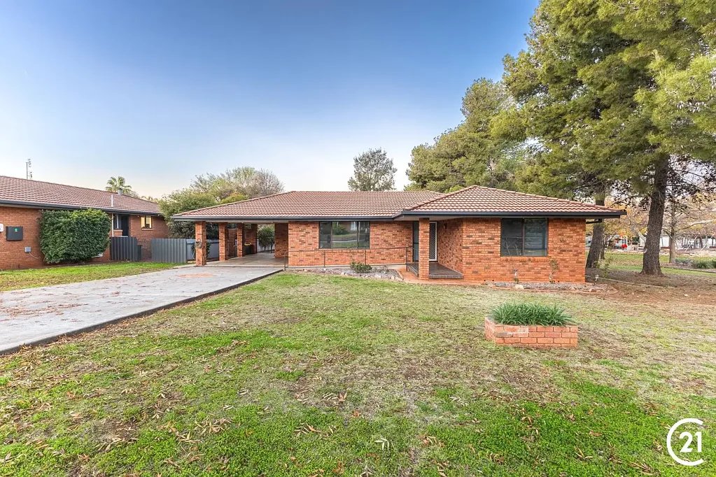 11 Glenhaven Avenue, Parkes, NSW 2870