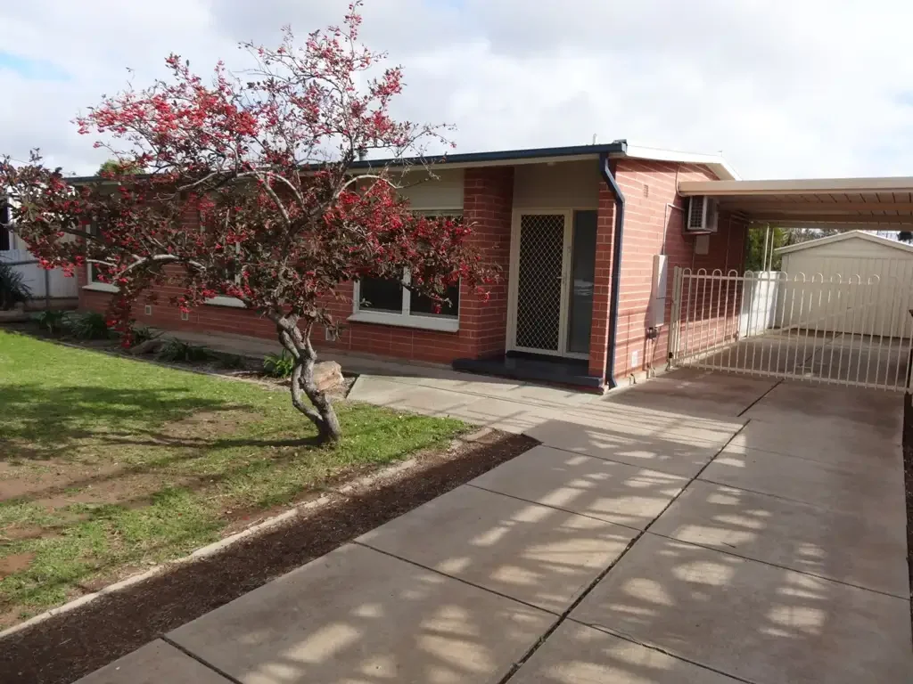 Well Maintained Spacious Family Home in a Prime Location