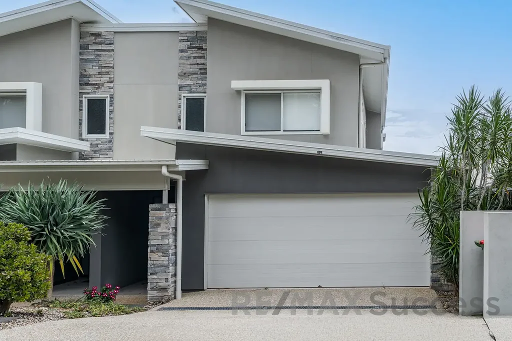 Prestige and Comfort Combined in Waterbird Estate