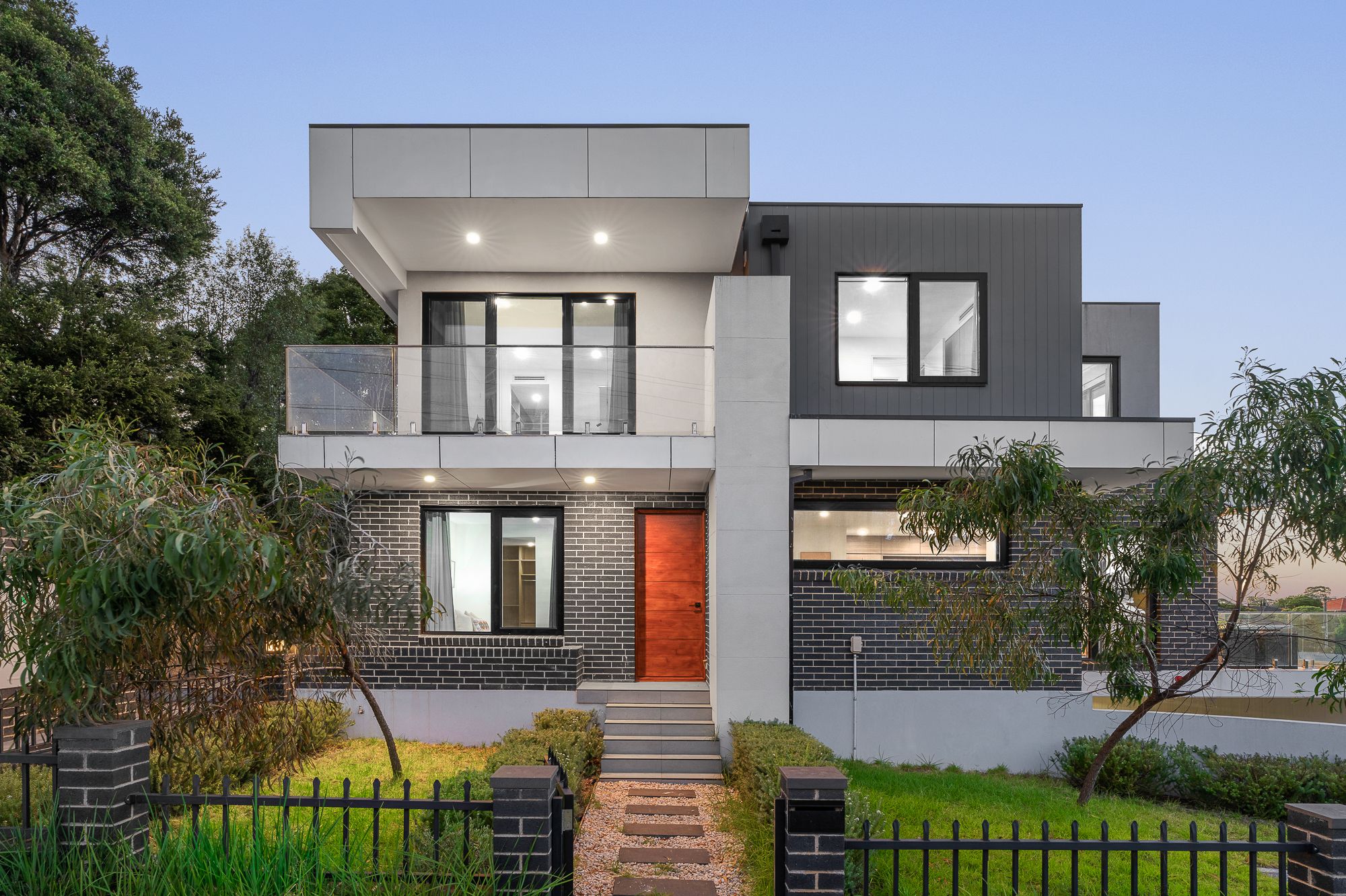 16 TURANA ST, DONCASTER VIC 3108, 0 habitaciones, 0 baños, Townhouse