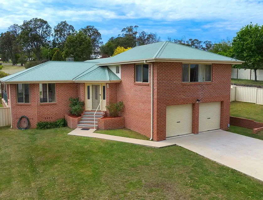 9 Cramsie Crescent, Glen Innes, NSW 2370, 4 침실, 2 욕실, House