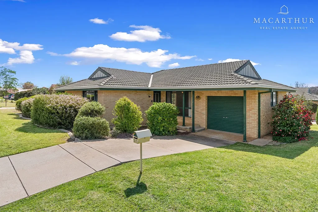 2/1 Tareena Place, Glenfield Park, NSW 2650