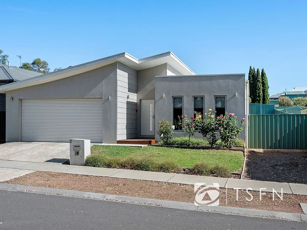 2 Akins Rise, Golden Square, VIC 3555