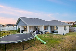 76 Stace Hopper Drive, One Tree Point