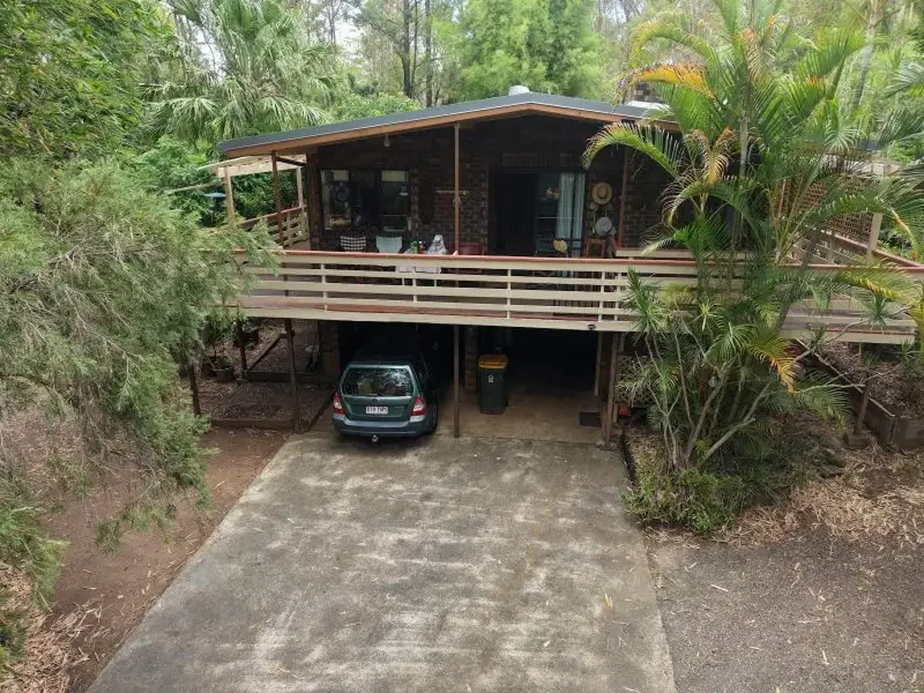 Tinana 4Moenga Spacious 4BR Home on Huge Block Tinana