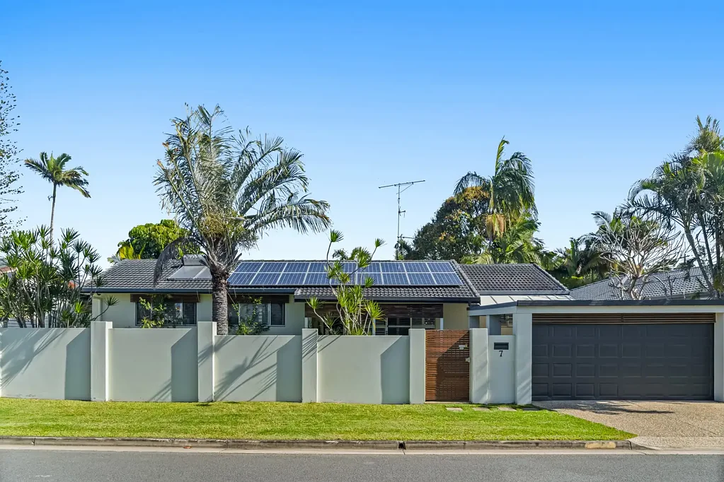 7 Garden Grove Street, Carrara, QLD 4211