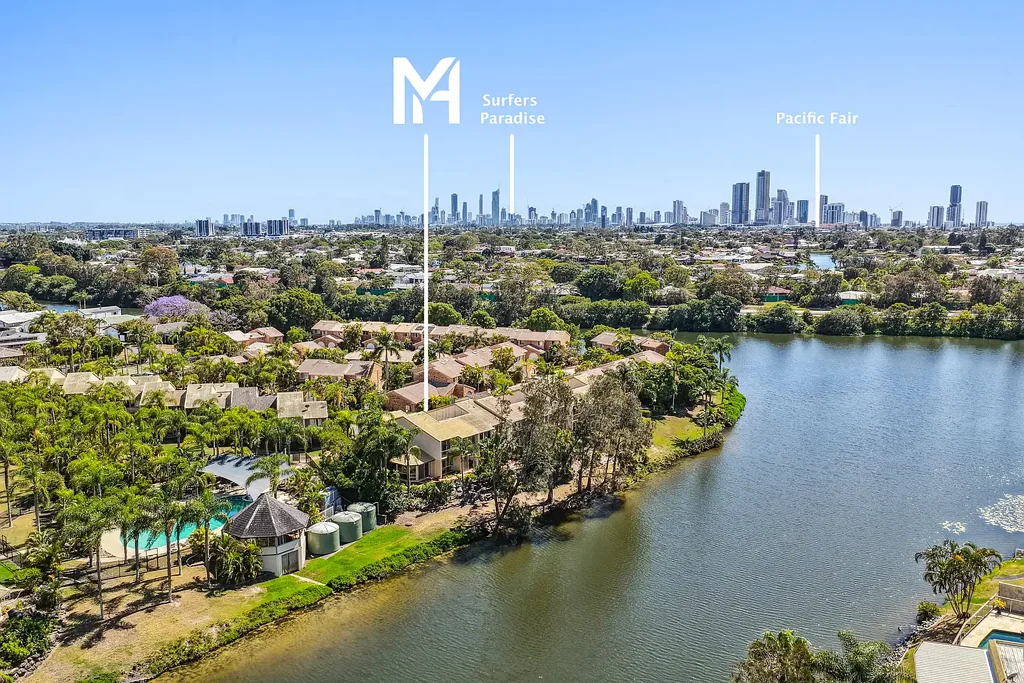 Robina 4ਬੈੱਡਰੂਮ RARE Waterfront Townhouse with Panoramic Views in Robina