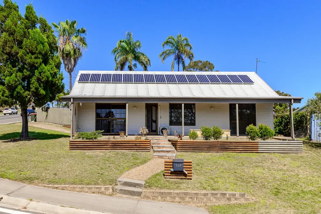 NEAT AND TIDY 3 BEDROOM HOME IN GREAT LOCATION