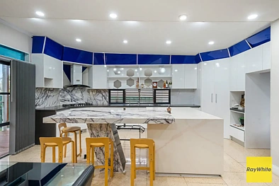 10 Farningham Street, Mount Pritchard, NSW 2170, 6 Bedrooms, 2 Bathrooms, House