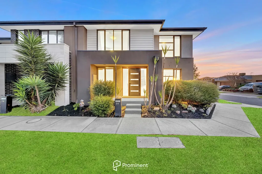 24 Selandra Boulevard, Clyde North, VIC 3978