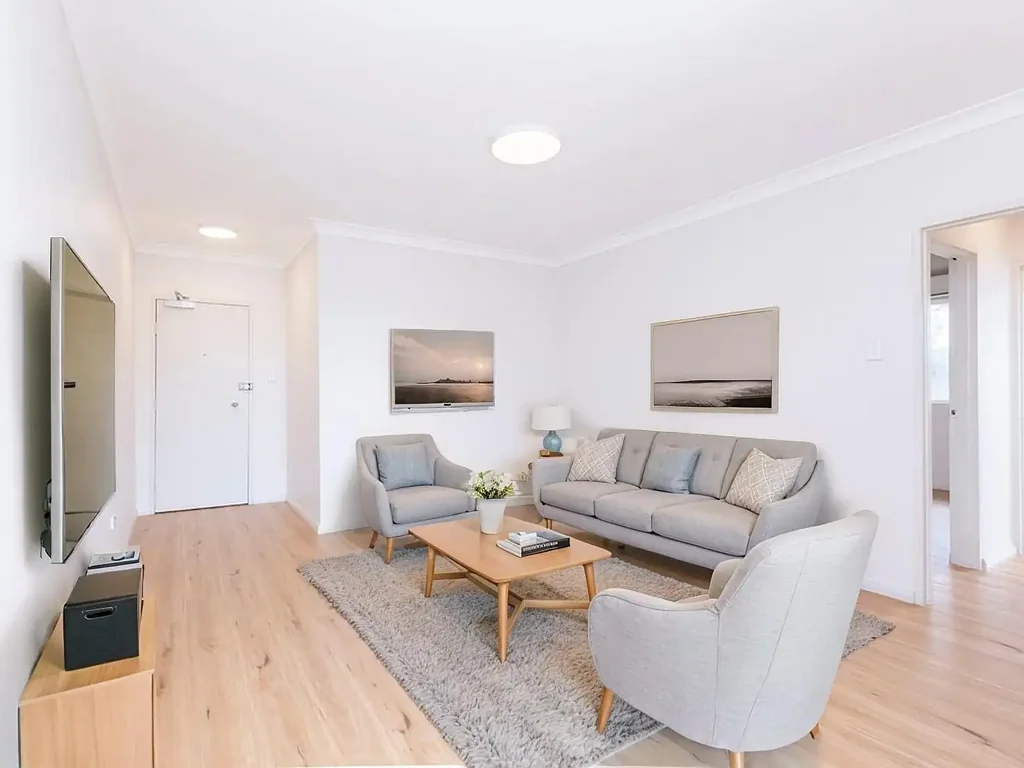 Top-Floor Apartment with District Views