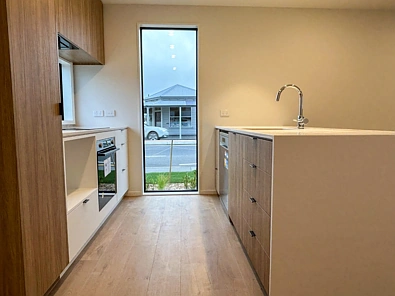 Contemporary Townhouse available in St. Albans