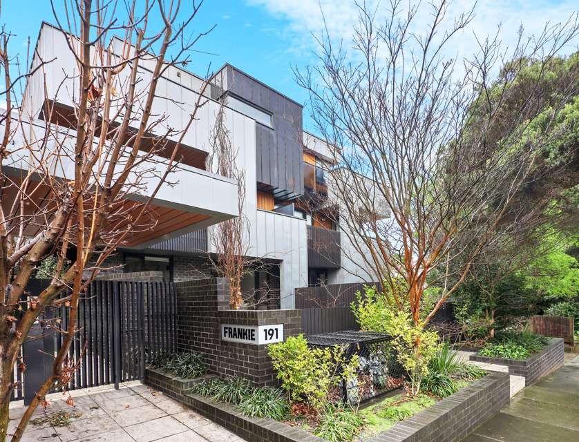 205/191 Barkers Road, Kew, VIC 3101, 2 Bedrooms, 2 Bathrooms, Apartment