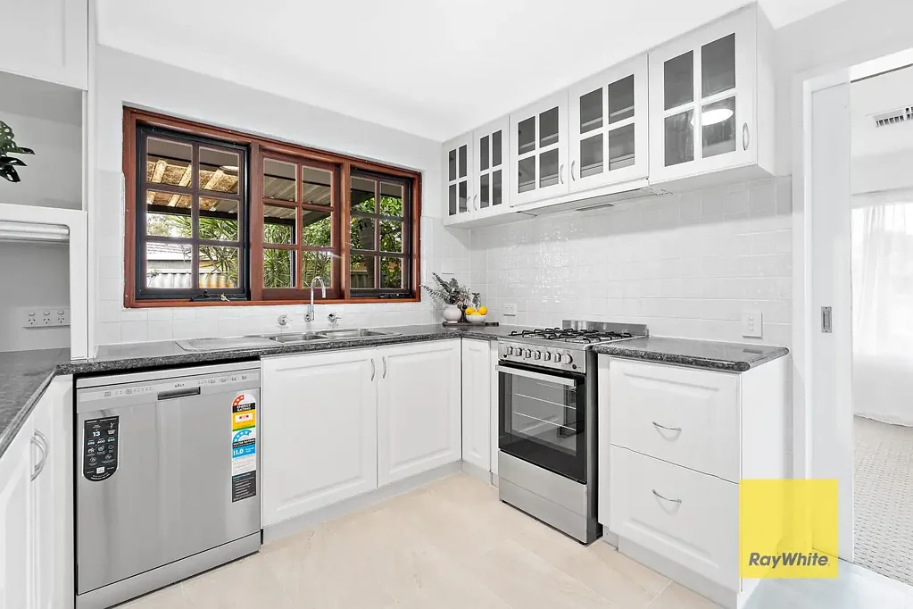 Thornlie 4房  Stylish Family Living in a Prime Location