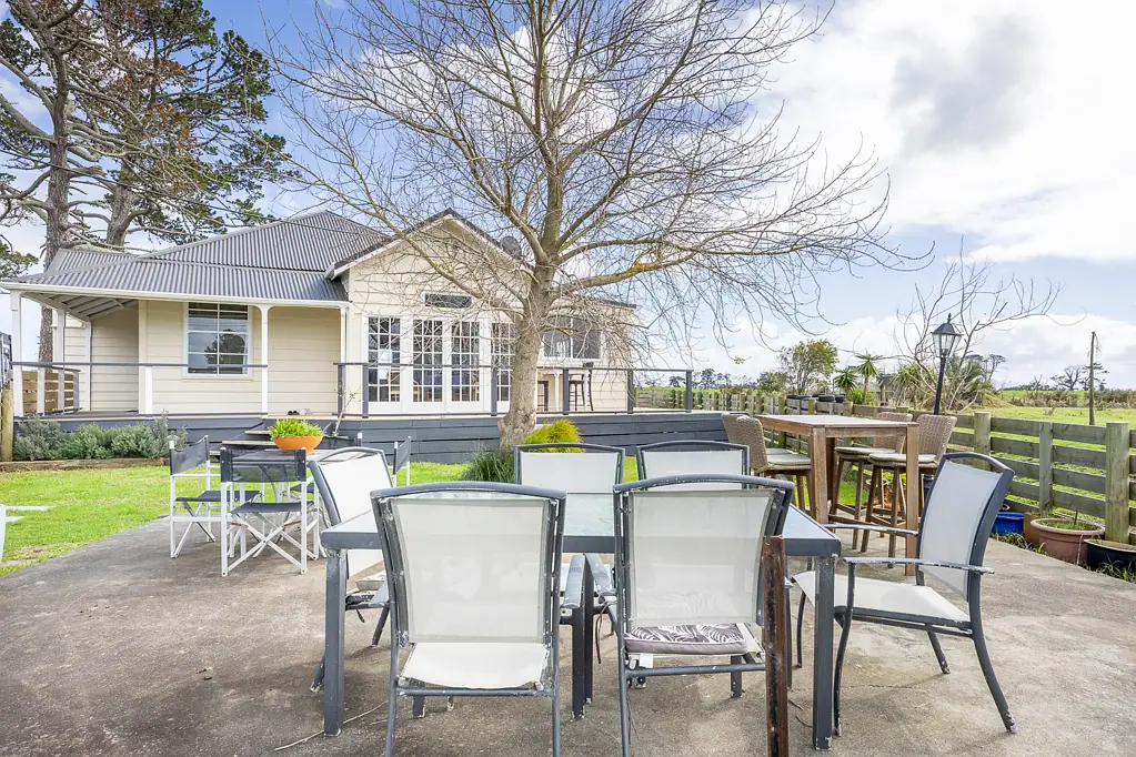 Te Kopuru Villa Sitting Proud On Lifestyle Block