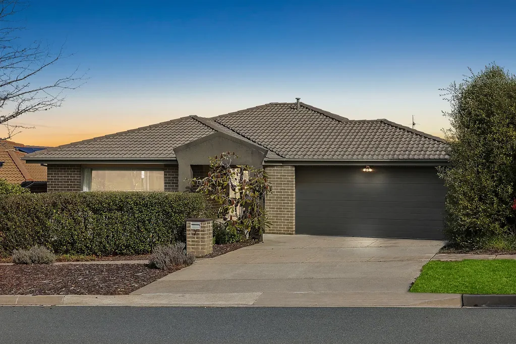 Bonner 4房  Reserve Frontage. Stunning Outlook.