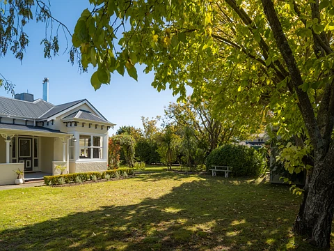 Redwoodtown 3房  Reduced asking price