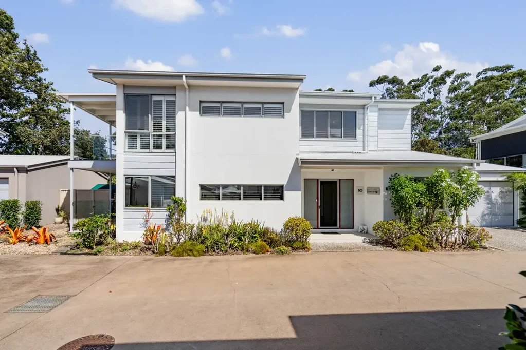Banora Point 3房  PRIVATE INSPECTIONS WELCOMED - OVER 50'S - SECURE, RETIREMENT LIVING