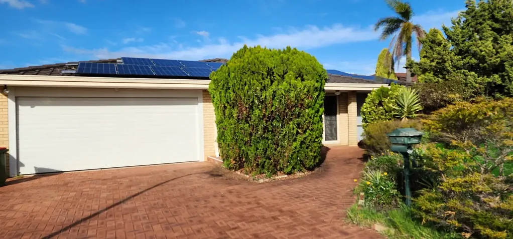 Kardinya 4Zimmer BEAUTIFULLY RENOVATED HOME ON POTENTIALLY SUBDIVIDABLE BLOCK!