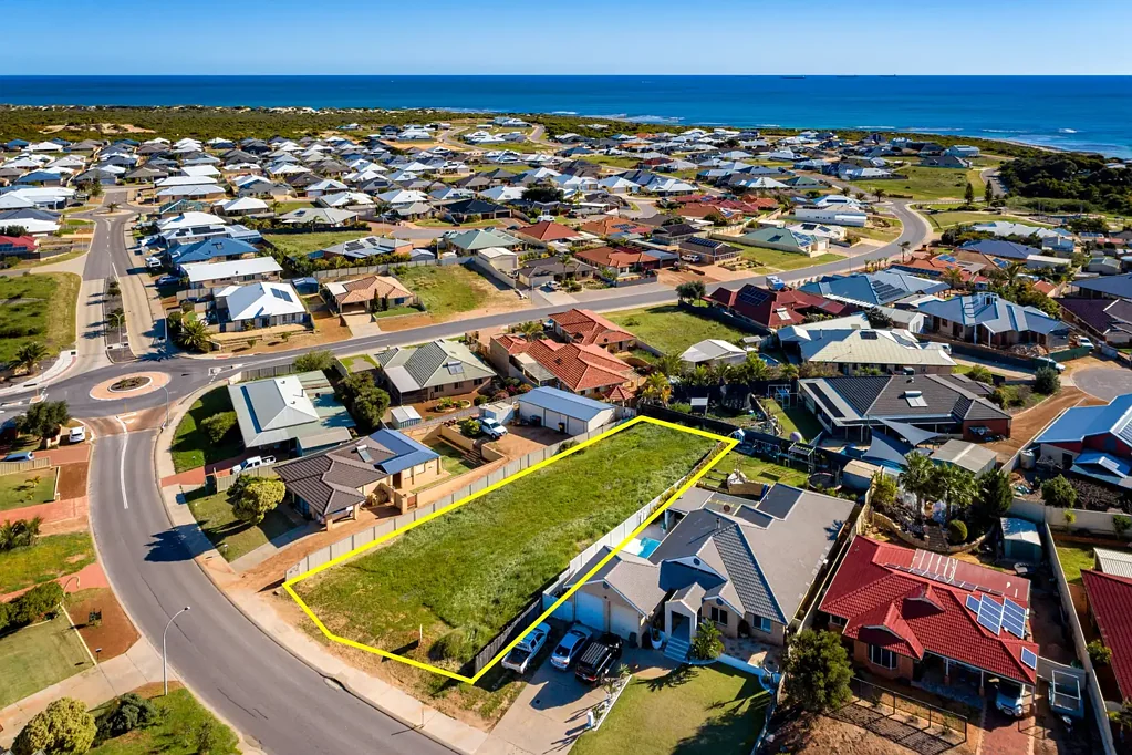 5 Hillview Drive, Drummond Cove, WA 6532