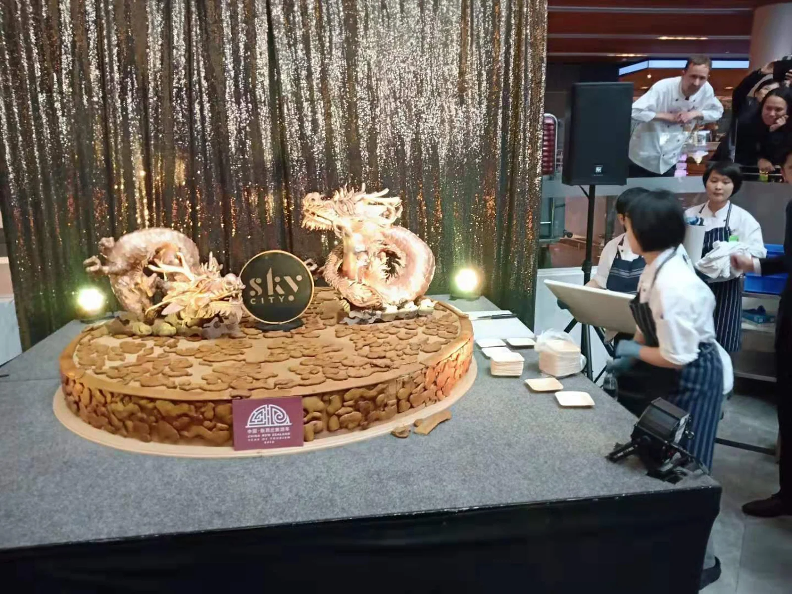 新西兰史上最大月饼亮相Skycity,你吃到了吗?