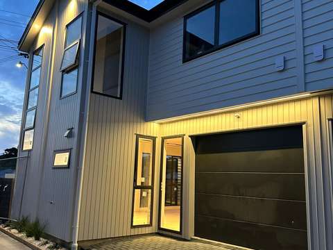 Mount Wellington 4 Bedroom HOT $$ Freehold Modern Family Home!