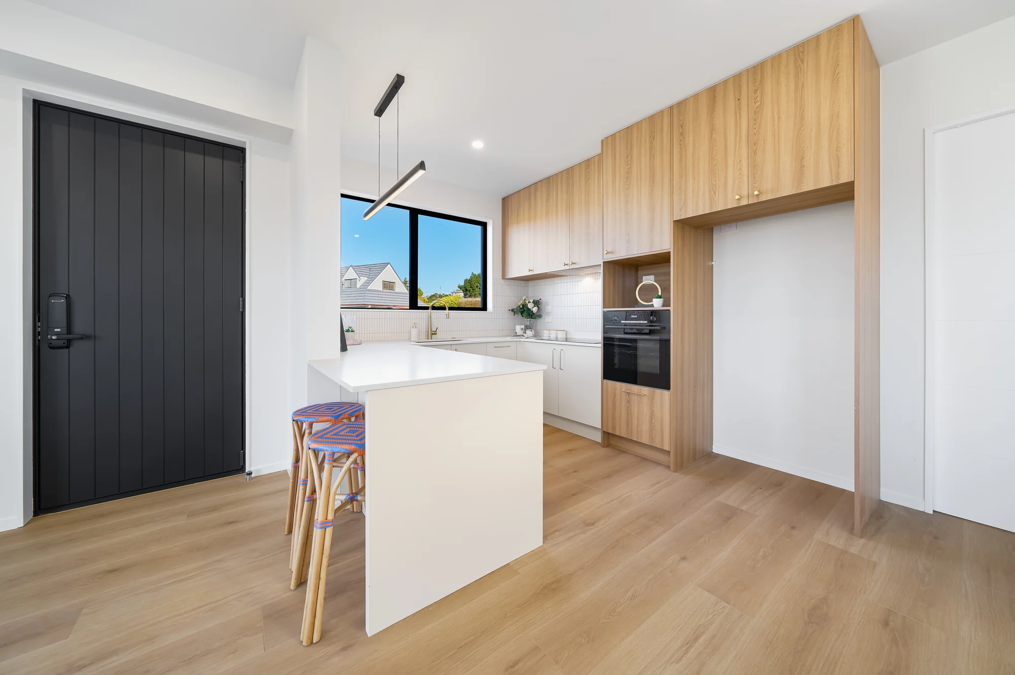Totara Vale 4कमरा Brand-New Standalone | 4-Bed Family Home